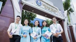 SInh viên trường ĐH Văn Hiến