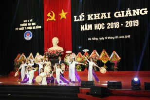 Lễ khai giảng của trường