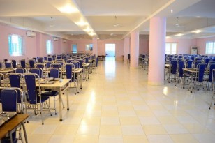 Canteen đông đúc là điểm dừng chân của các bạn sinh viên