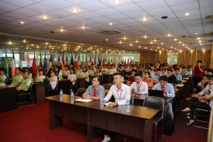 Hội trường rộng lớn