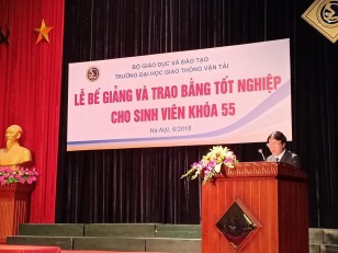 Lễ bế giảng và trao bằng tốt nghiệp