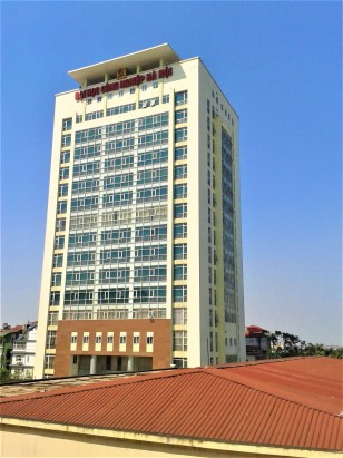 Mặt trước tòa nhà A1