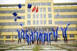Lễ tốt nghiệp - QTB.HUENI