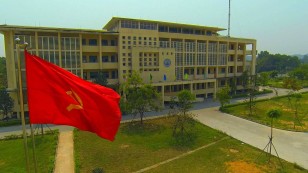 Khung cảnh trường - Đại học Kinh tế Đại học Huế