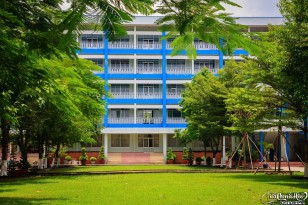 Khuôn viên của trường