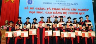 Lễ bế giảng và trao bằng cử nhân