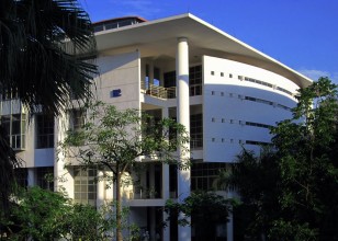 Hội trường rộng lớn