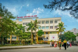 Các bạn sinh viên của trường