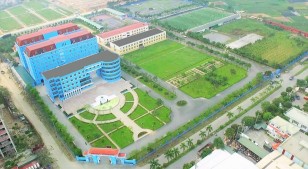 Toàn cảnh ngôi trường nhìn từ trên xuống