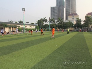 Sân bóng đá rộng lớn