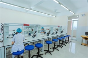 Phòng thực hành được trang bị đầy đủ máy móc